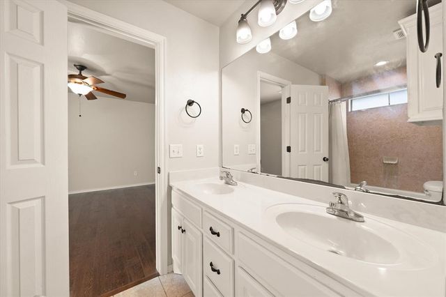 12012 Wickford Place, Yukon, OK 73099