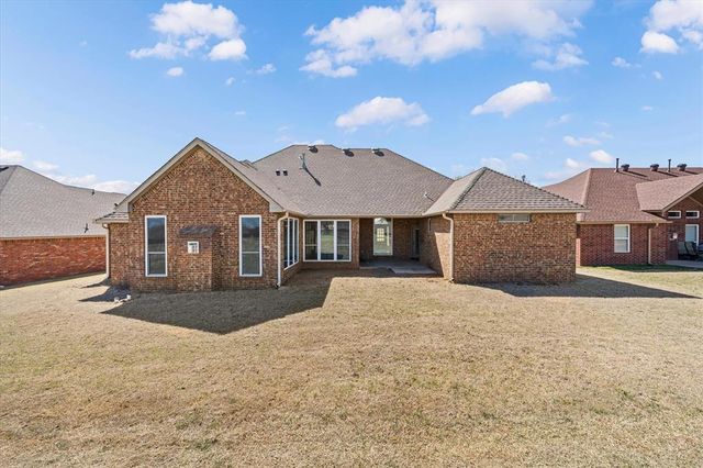 12012 Wickford Place, Yukon, OK 73099