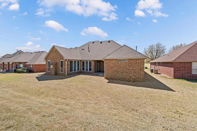 12012 Wickford Place, Yukon, OK 73099