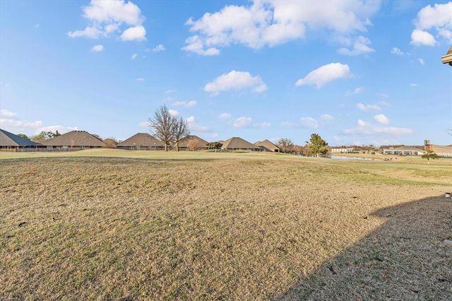 12012 Wickford Place, Yukon, OK 73099