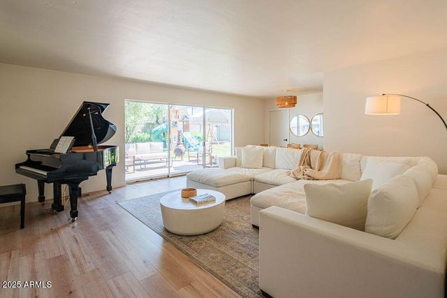 3234 E Coolidge Street, Phoenix, AZ 85018