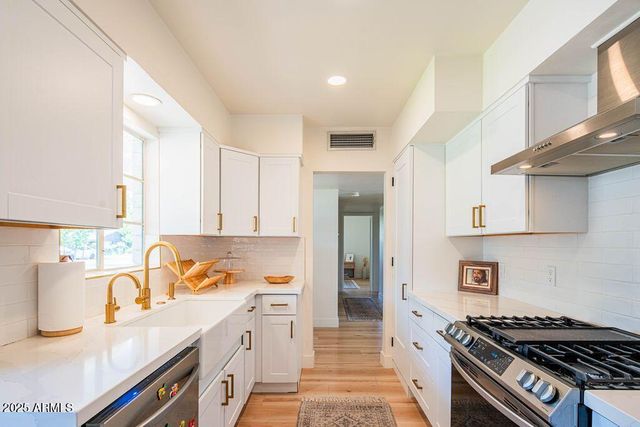 3234 E Coolidge Street, Phoenix, AZ 85018