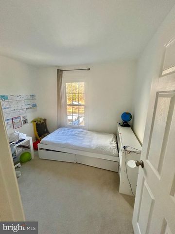 306 BATLEY CT, Fredericksburg, VA 22406