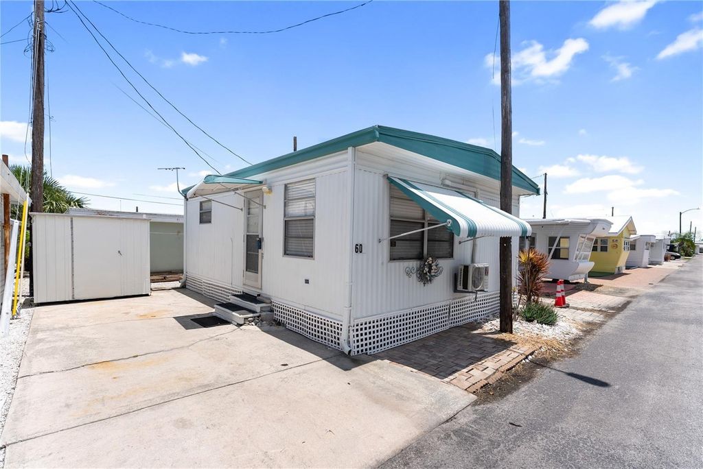 Image 2 of property listing at 10315 CORTEZ ROAD 60-4, Bradenton, FL 34210