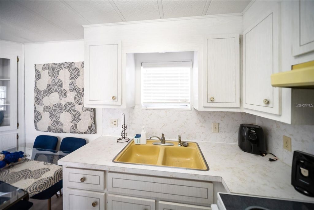 Image 14 of property listing at 10315 CORTEZ ROAD 60-4, Bradenton, FL 34210