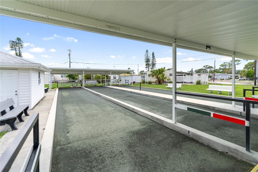 Image 21 of property listing at 10315 CORTEZ ROAD 60-4, Bradenton, FL 34210