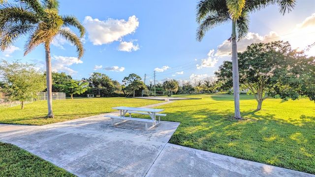 407 NW 7TH Street B, Boynton Beach, FL 33426