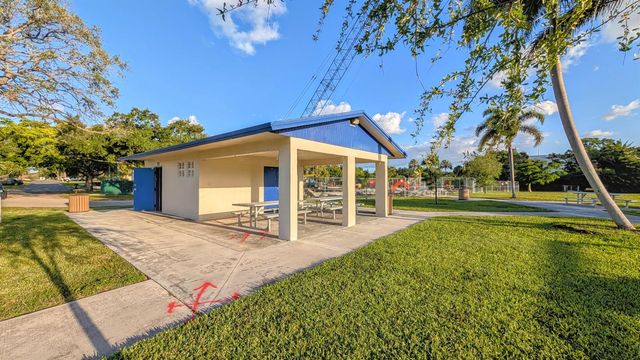 407 NW 7TH Street B, Boynton Beach, FL 33426