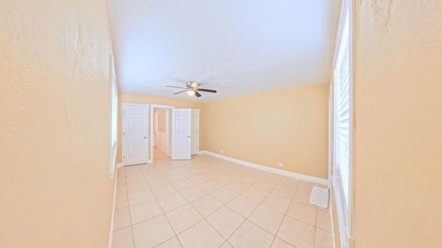 407 NW 7TH Street B, Boynton Beach, FL 33426