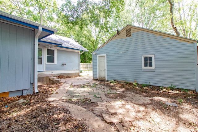 1007 S Independence Street, Harrisonville, MO 64701