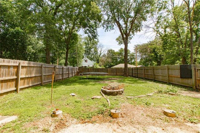 1007 S Independence Street, Harrisonville, MO 64701