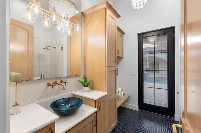 10300 Signal Avenue NE, Albuquerque, NM 87122