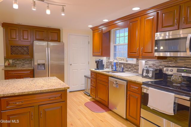 103 Steeple Way, Schenectady, NY 12306