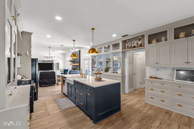200 Colonel Burt Drive, Benton, LA 71006