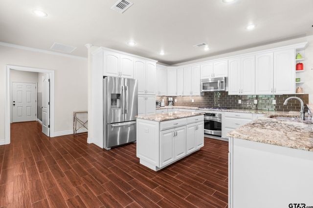 592 RS County Road 1151, Emory, TX 75440