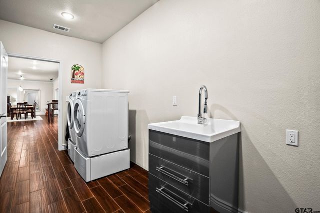 592 RS County Road 1151, Emory, TX 75440