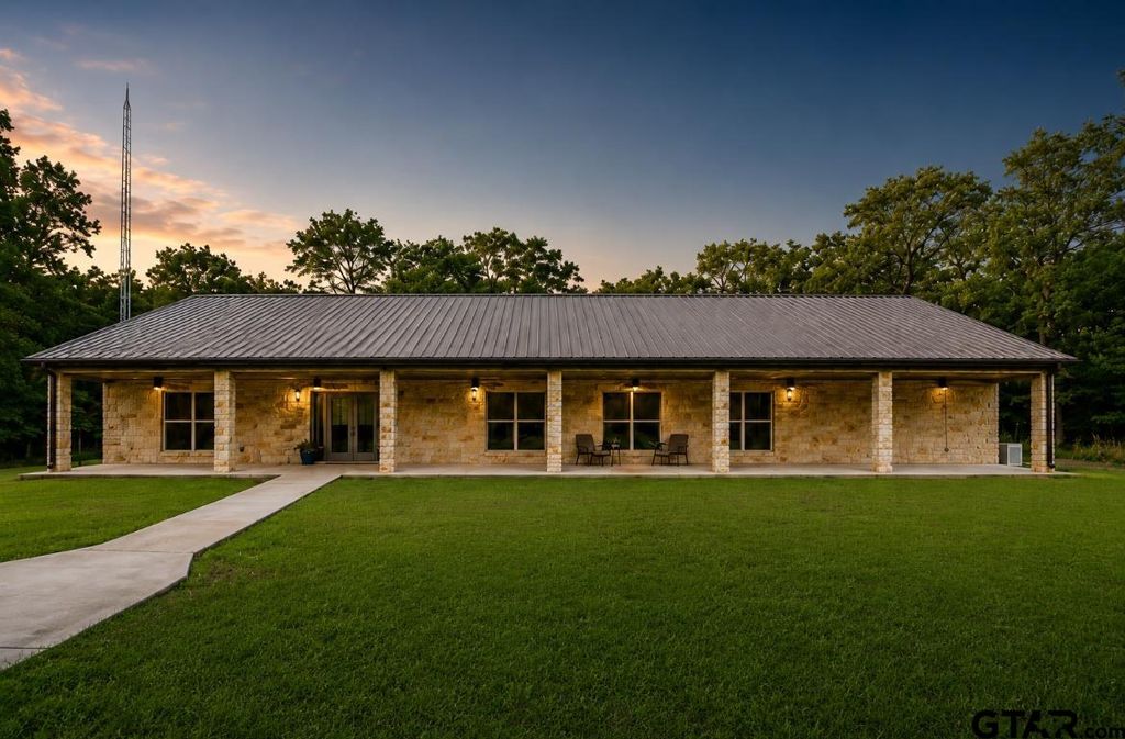 592 RS County Road 1151, Emory, TX 75440