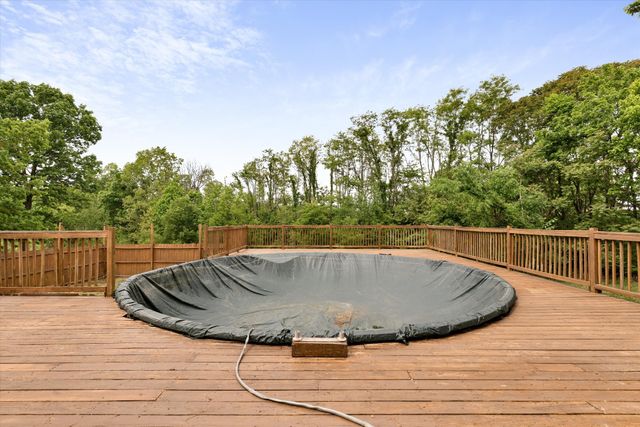 78 Angela Ln, Westmoreland, TN 37186