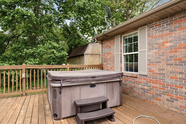 78 Angela Ln, Westmoreland, TN 37186