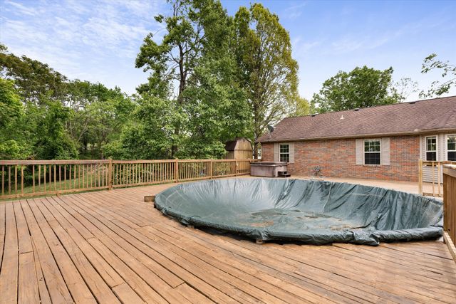 78 Angela Ln, Westmoreland, TN 37186