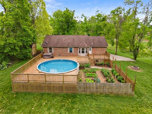 78 Angela Ln, Westmoreland, TN 37186