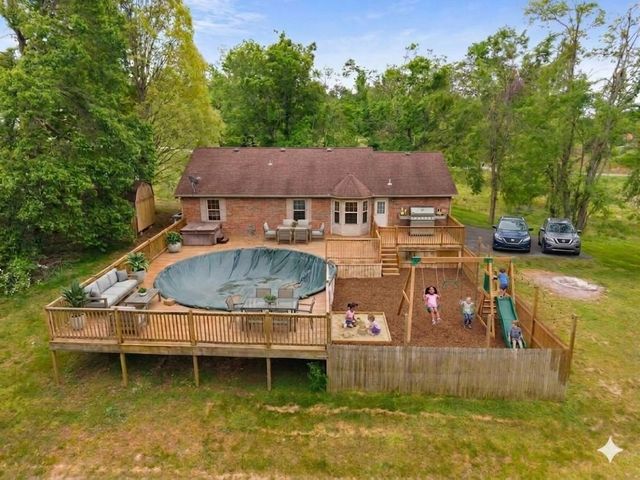 78 Angela Ln, Westmoreland, TN 37186