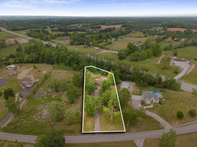 78 Angela Ln, Westmoreland, TN 37186