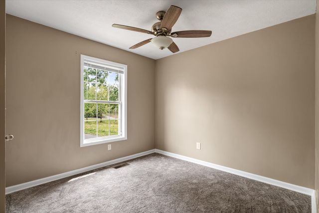 78 Angela Ln, Westmoreland, TN 37186