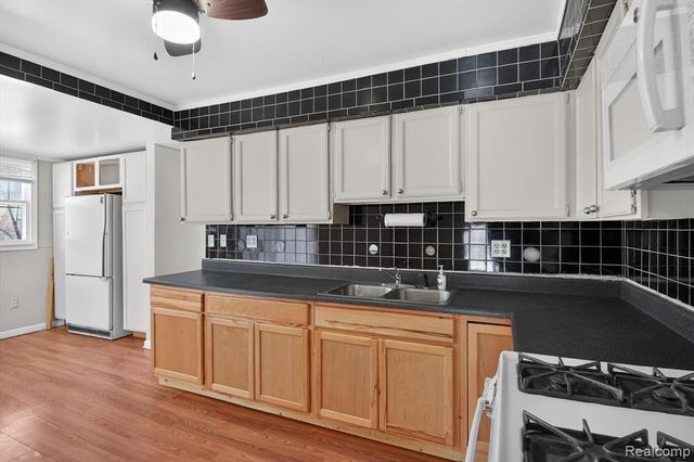 13574 Fairview Court, Van Buren, MI 48111