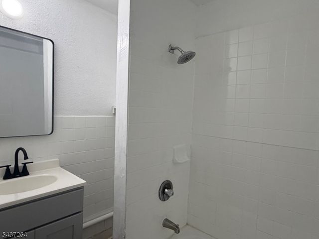 835 E 2nd St, Plainfield City, NJ 07062