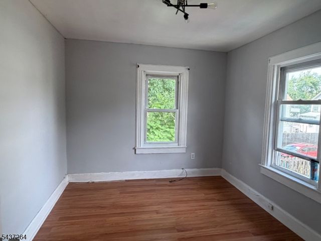 835 E 2nd St, Plainfield City, NJ 07062