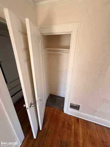 2301 La Belle Street, Detroit, MI 48238