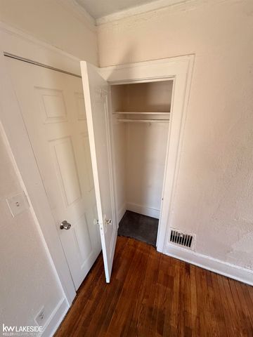 2301 La Belle Street, Detroit, MI 48238