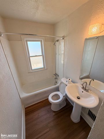 2301 La Belle Street, Detroit, MI 48238
