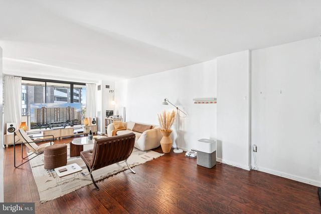 250 S REYNOLDS ST #703, Alexandria, VA 22304