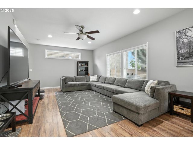 2137 N Q St, Washougal, WA 98671