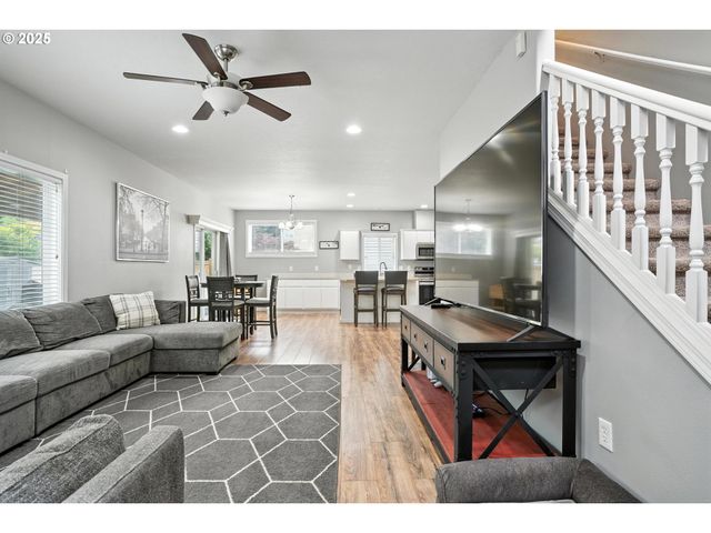 2137 N Q St, Washougal, WA 98671