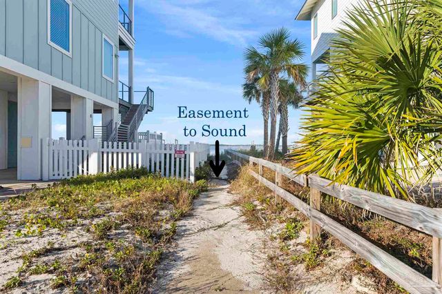 206 Panferio Dr, Pensacola Beach, FL 32561