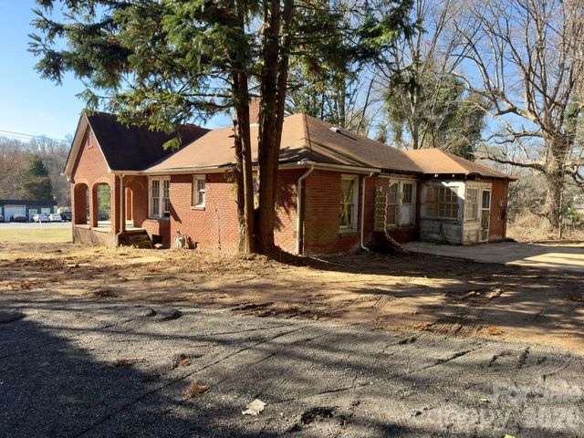 5724 Mooresville Road, Kannapolis, NC 28081