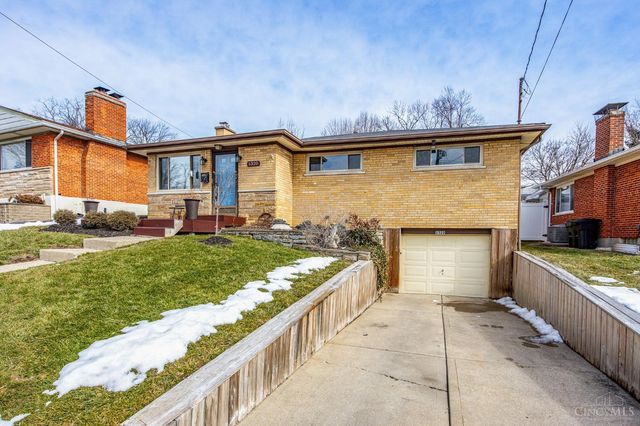 1320 Thurnridge Drive, Reading, OH 45215