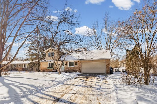 5690 136th Street Court, Apple Valley, MN 55124