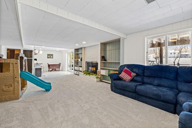 5690 136th Street Court, Apple Valley, MN 55124