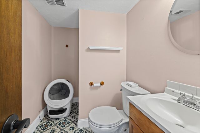 5690 136th Street Court, Apple Valley, MN 55124