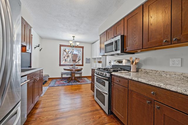 5690 136th Street Court, Apple Valley, MN 55124