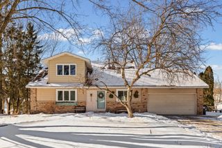 5690 136th Street Court, Apple Valley, MN 55124