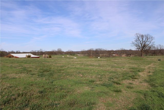 2147 Northern Trace Way, Tontitown, AR 72762