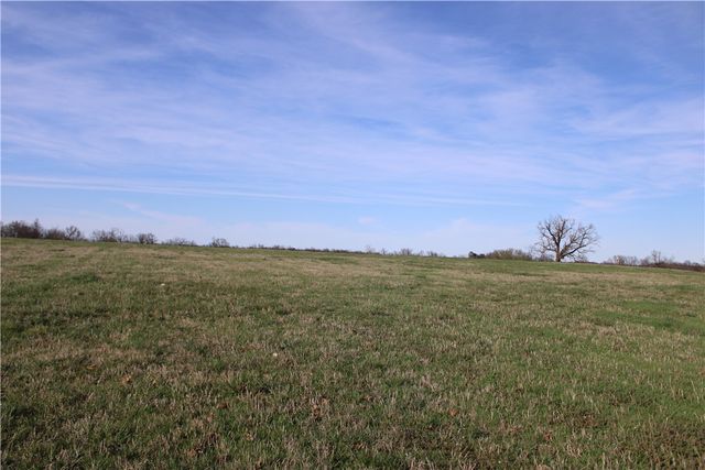 2147 Northern Trace Way, Tontitown, AR 72762