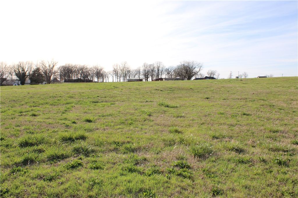 2147 Northern Trace Way, Tontitown, AR 72762