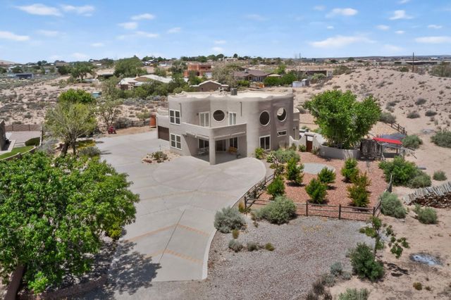 1731 Carson Road NE, Rio Rancho, NM 87144