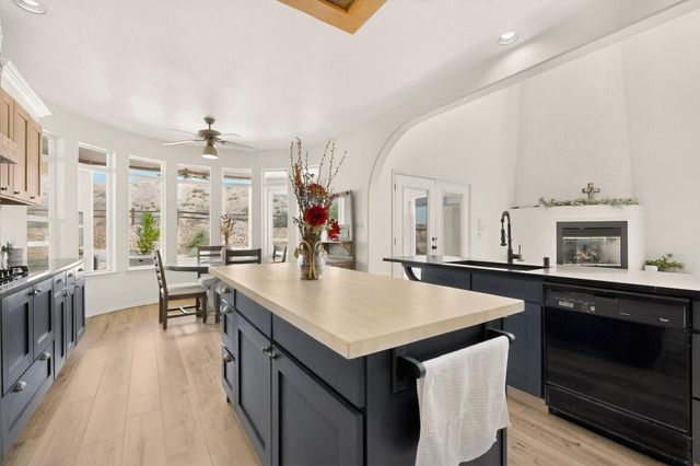 1731 Carson Road NE, Rio Rancho, NM 87144